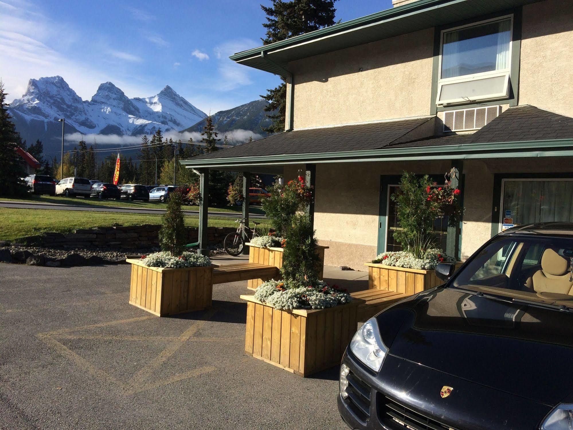 Mountain View Inn Canmore Exterior photo